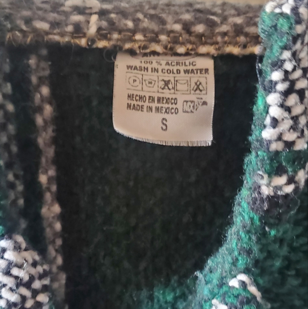 Green Drug Rug - Picture 4 of 7